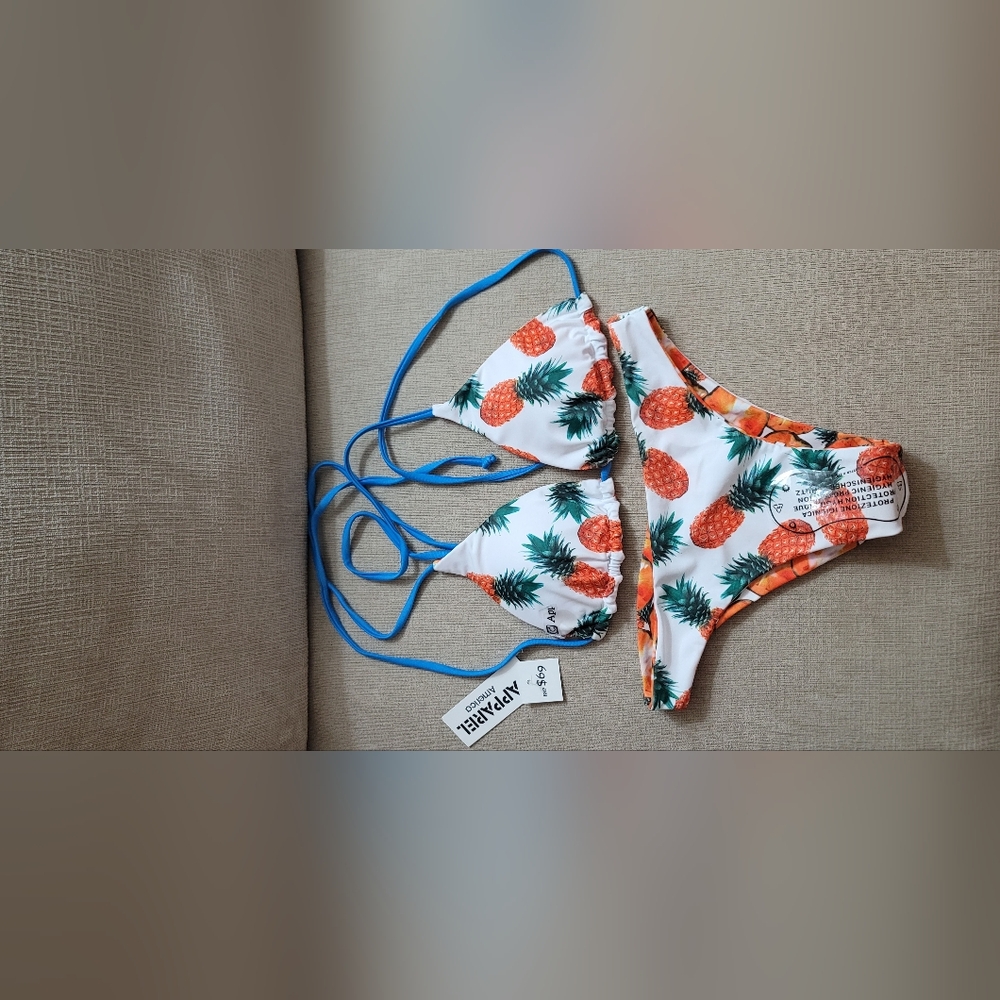 Reversible string bikini Apparel America Size small